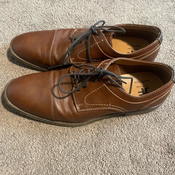 Men’s Classic Brown Leather Dress Shoes – Size 10 - Picture 3 of 5